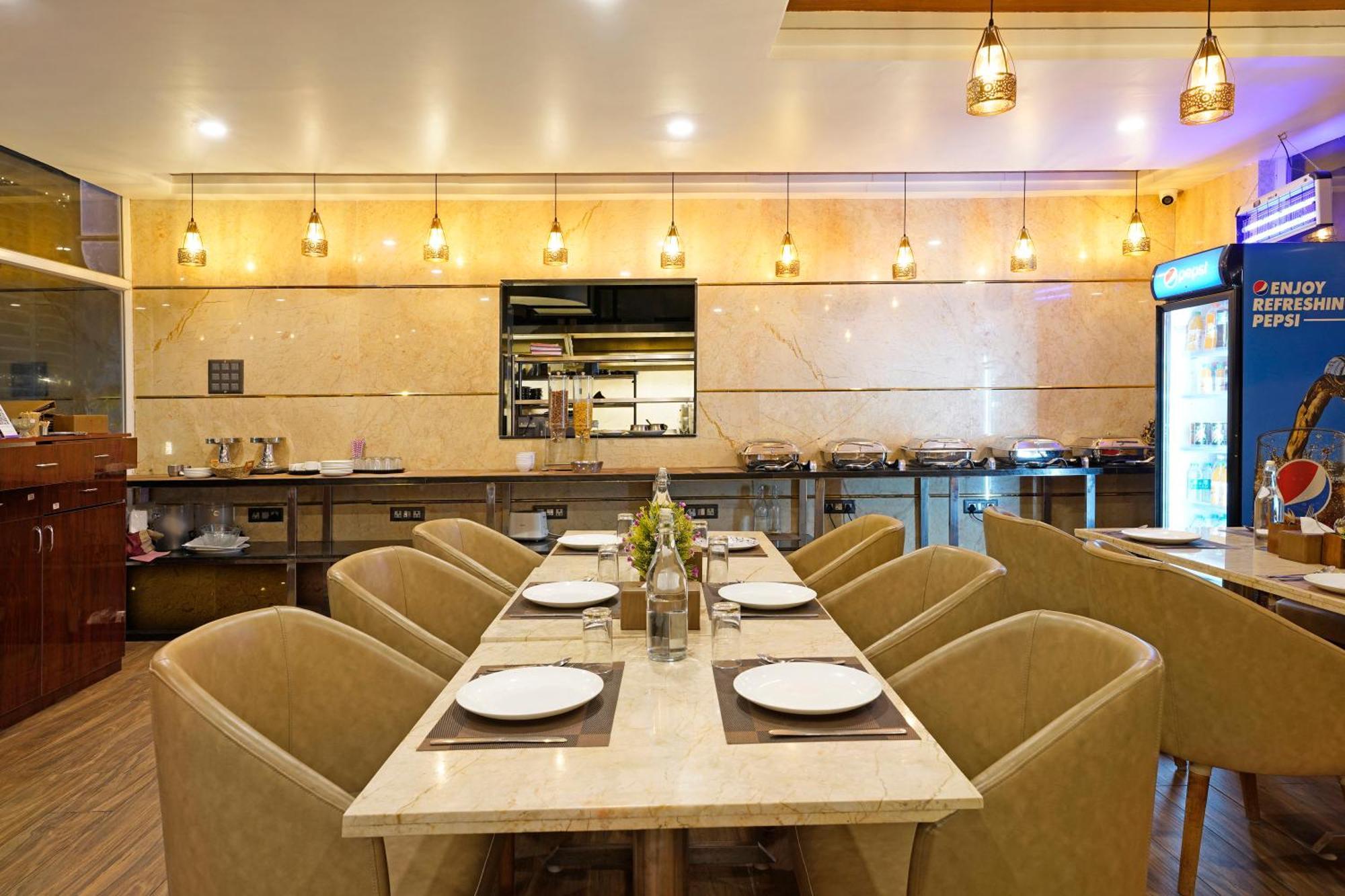 Kingston Hotel Bangalore Luaran gambar